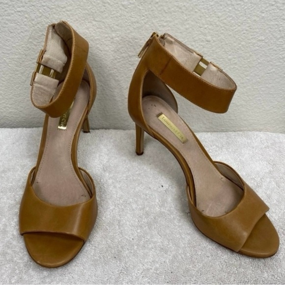 Louise et Cie Shoes - Louise Et Cie Women's Gordon Nude Leather Gold Ankle Strap Heels Size 7 Classic